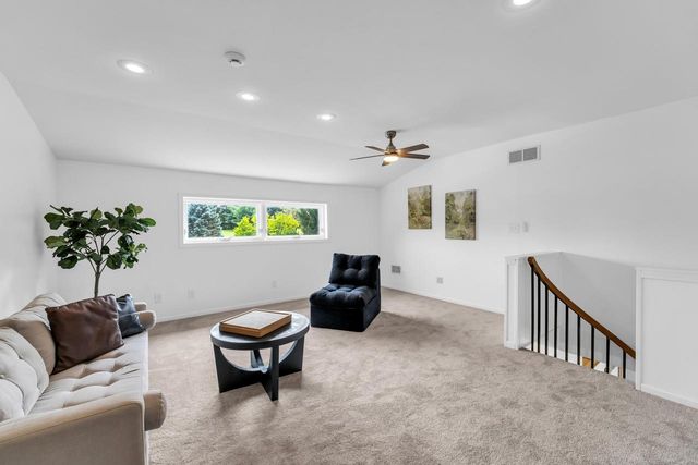 S83W24455 Artesian AVENUE, Mukwonago, WI 53149