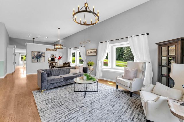 S83W24455 Artesian AVENUE, Mukwonago, WI 53149