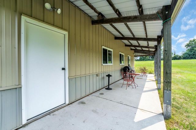 S83W24455 Artesian AVENUE, Mukwonago, WI 53149