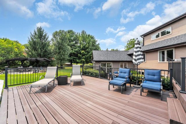 S83W24455 Artesian AVENUE, Mukwonago, WI 53149