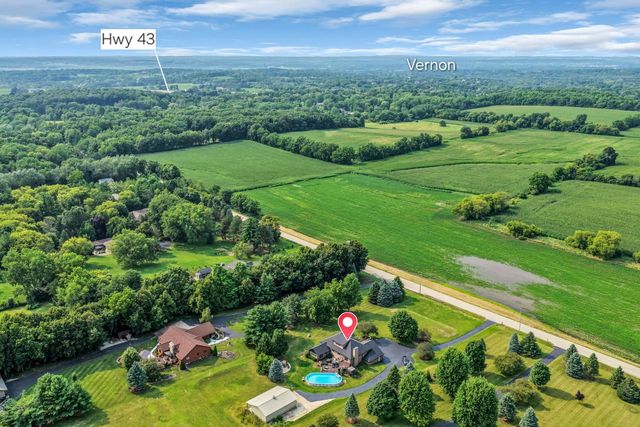 S83W24455 Artesian AVENUE, Mukwonago, WI 53149