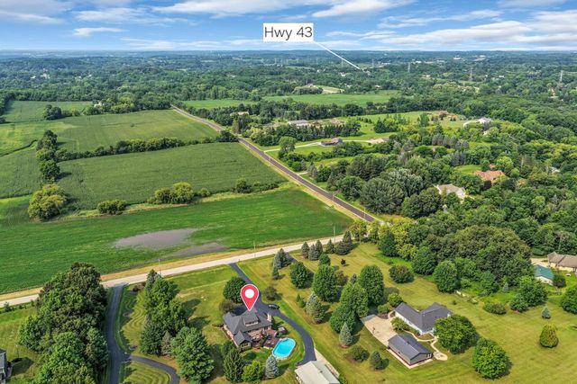 S83W24455 Artesian AVENUE, Mukwonago, WI 53149