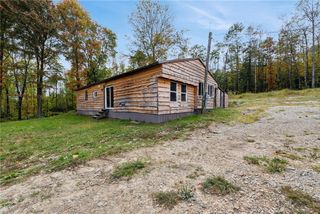 135 Sandy Flat Rd, Connellsville, PA 15425