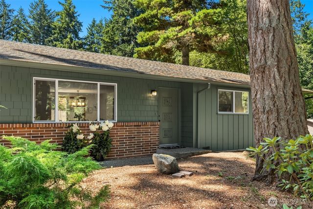 12249 N Madison Avenue NE, Bainbridge Island, WA 98110