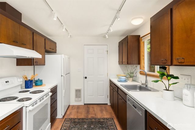 12249 N Madison Avenue NE, Bainbridge Island, WA 98110