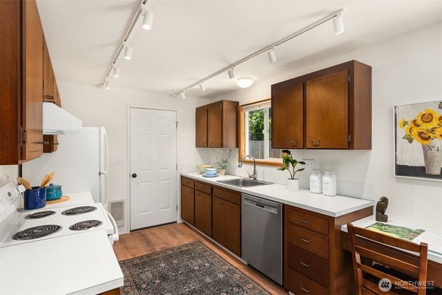 12249 N Madison Avenue NE, Bainbridge Island, WA 98110