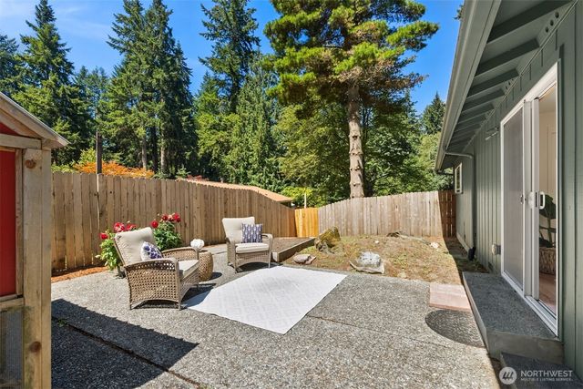 12249 N Madison Avenue NE, Bainbridge Island, WA 98110