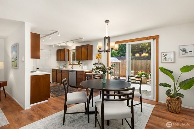 12249 N Madison Avenue NE, Bainbridge Island, WA 98110