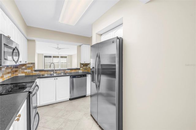 6105 BAHIA DEL MAR CIRCLE 384, St Petersburg, FL 33715