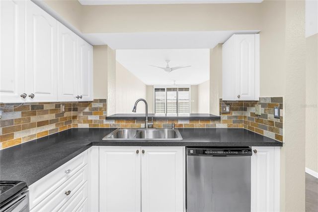 6105 BAHIA DEL MAR CIRCLE 384, St Petersburg, FL 33715