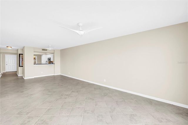 6105 BAHIA DEL MAR CIRCLE 384, St Petersburg, FL 33715