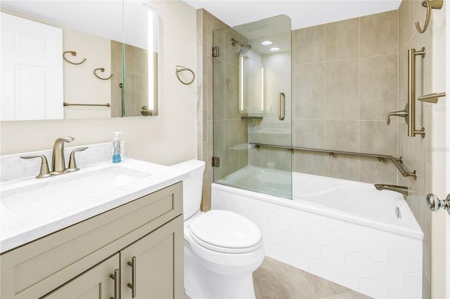 6105 BAHIA DEL MAR CIRCLE 384, St Petersburg, FL 33715