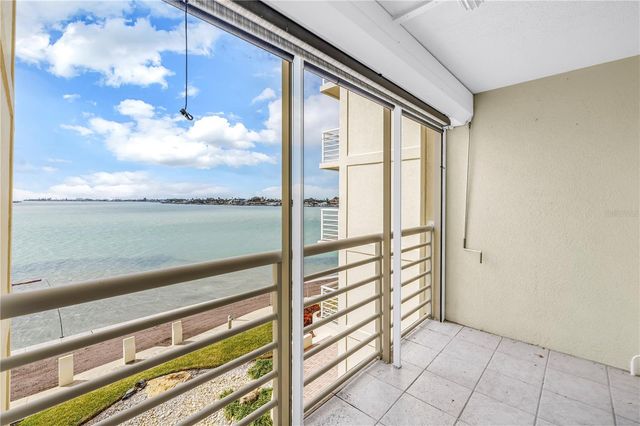 6105 BAHIA DEL MAR CIRCLE 384, St Petersburg, FL 33715