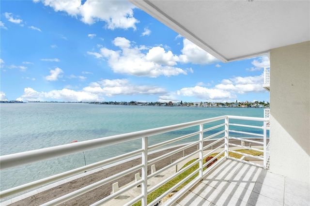 6105 BAHIA DEL MAR CIRCLE 384, St Petersburg, FL 33715