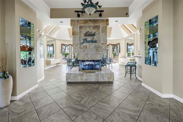 6105 BAHIA DEL MAR CIRCLE 384, St Petersburg, FL 33715