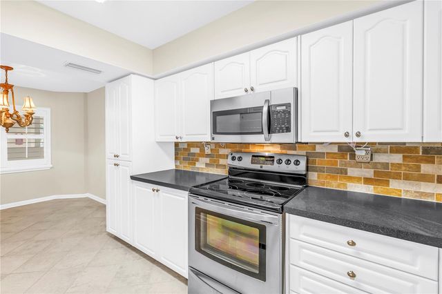 6105 BAHIA DEL MAR CIRCLE 384, St Petersburg, FL 33715