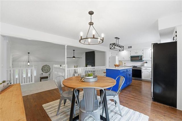 1226 E Jamestown Drive, Olathe, KS 66062