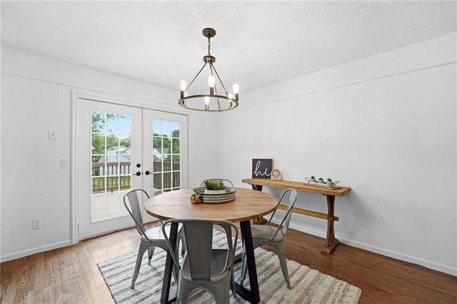 1226 E Jamestown Drive, Olathe, KS 66062