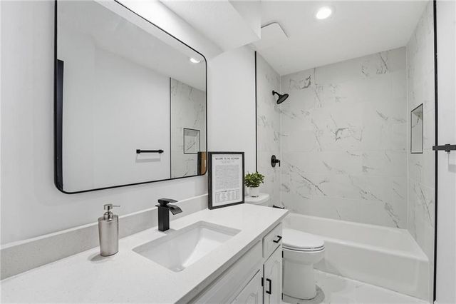 1226 E Jamestown Drive, Olathe, KS 66062