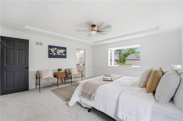 1226 E Jamestown Drive, Olathe, KS 66062