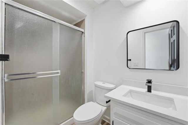 1226 E Jamestown Drive, Olathe, KS 66062