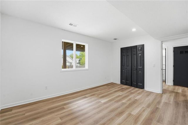 1226 E Jamestown Drive, Olathe, KS 66062