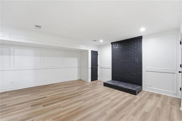 1226 E Jamestown Drive, Olathe, KS 66062