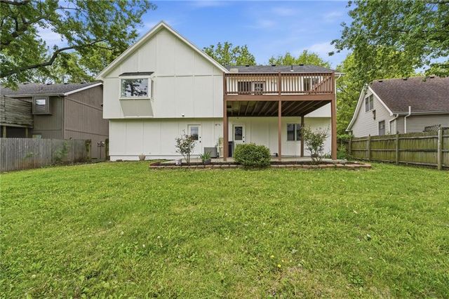 1226 E Jamestown Drive, Olathe, KS 66062