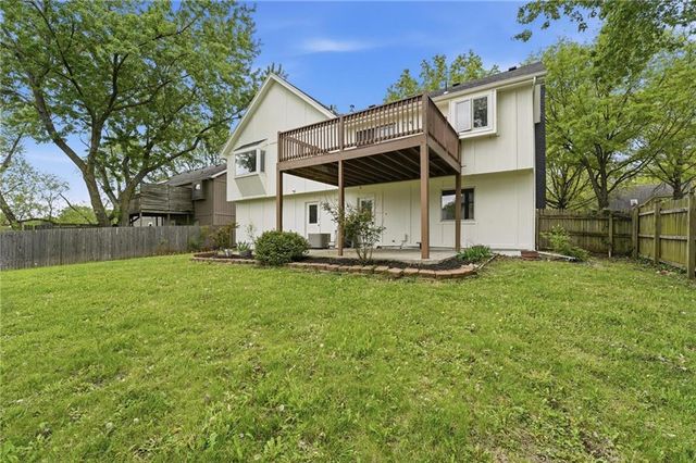 1226 E Jamestown Drive, Olathe, KS 66062