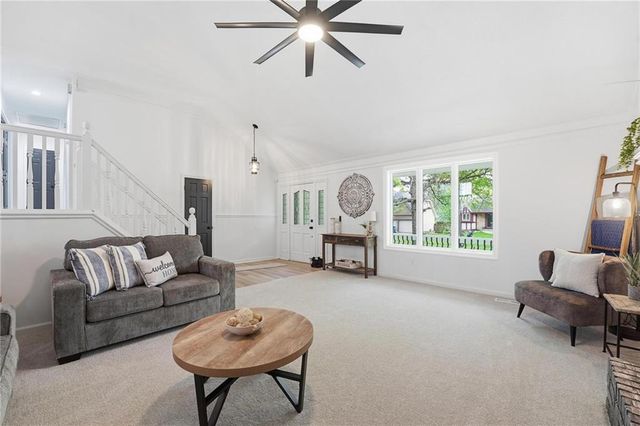 1226 E Jamestown Drive, Olathe, KS 66062