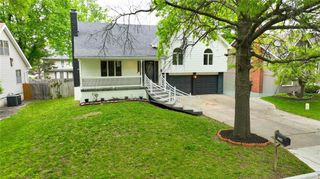 1226 E Jamestown Drive, Olathe, KS 66062