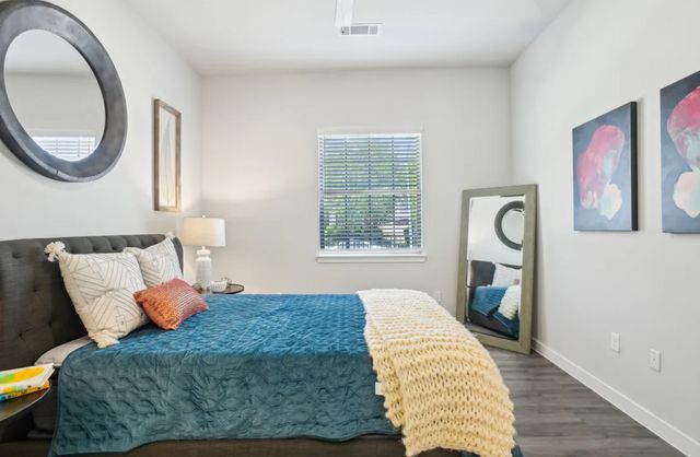 8200 Clarksprings Drive 2, Dallas, TX 75236