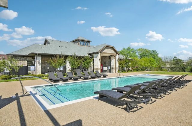 8200 Clarksprings Drive 2, Dallas, TX 75236