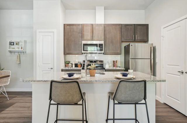 8200 Clarksprings Drive 2, Dallas, TX 75236