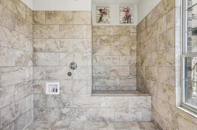 8200 Clarksprings Drive 2, Dallas, TX 75236