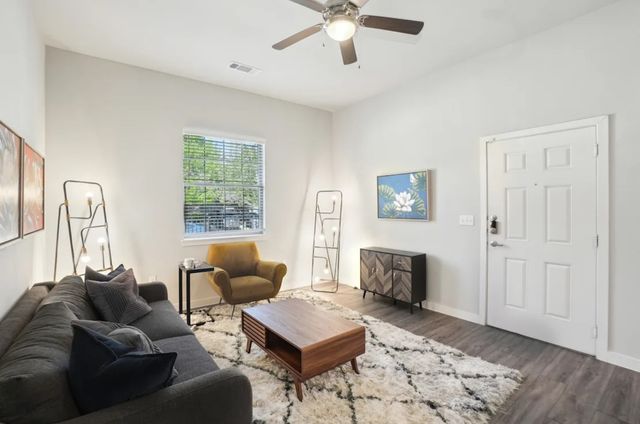 8200 Clarksprings Drive 2, Dallas, TX 75236