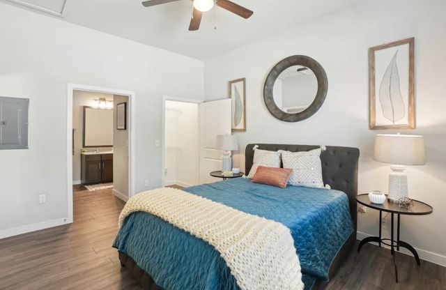 8200 Clarksprings Drive 2, Dallas, TX 75236