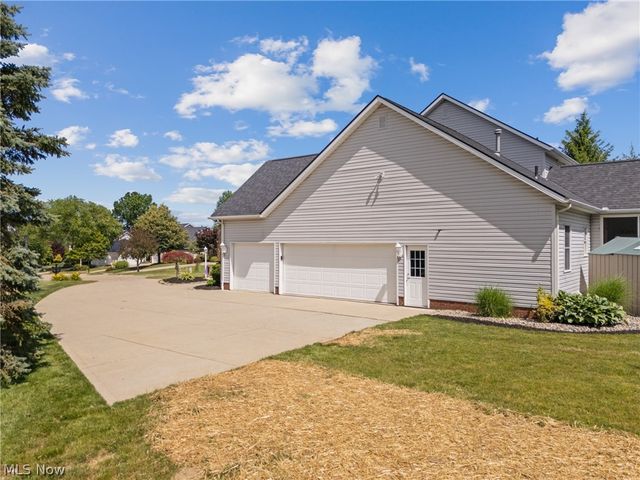 4448 Red Panda Circle NW, Massillon, OH 44646