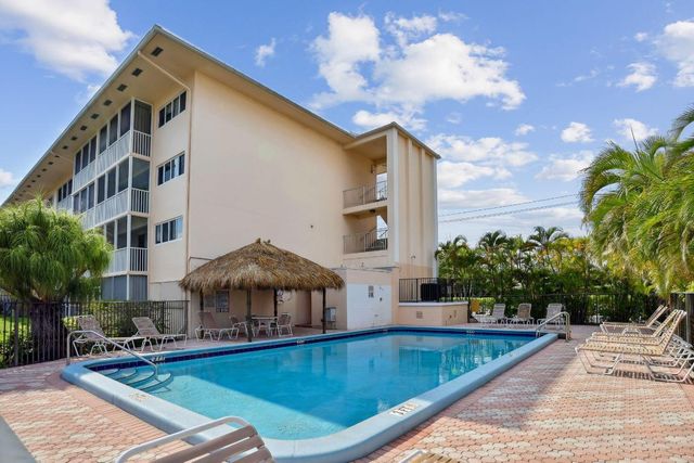 698 NE Spanish River Boulevard 24, Boca Raton, FL 33431