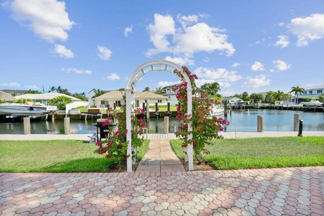 698 NE Spanish River Boulevard 24, Boca Raton, FL 33431