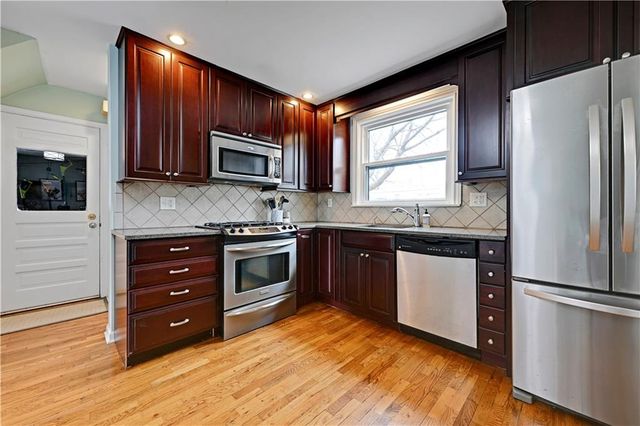 408 E 73rd Terrace, Kansas City, MO 64131