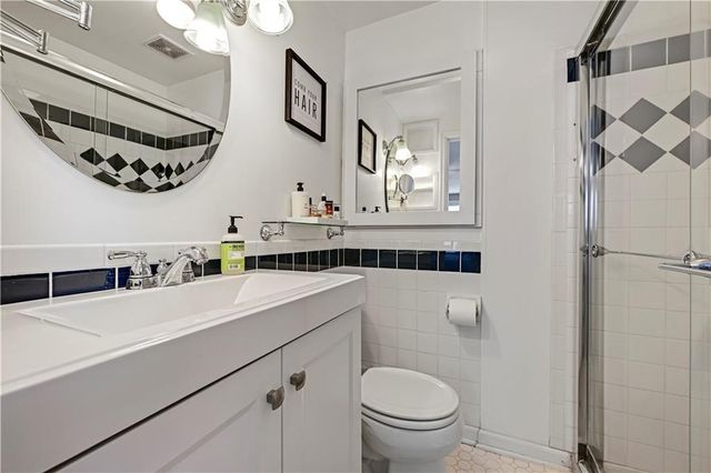 408 E 73rd Terrace, Kansas City, MO 64131