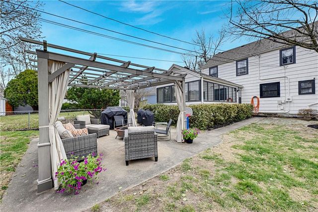 408 E 73rd Terrace, Kansas City, MO 64131