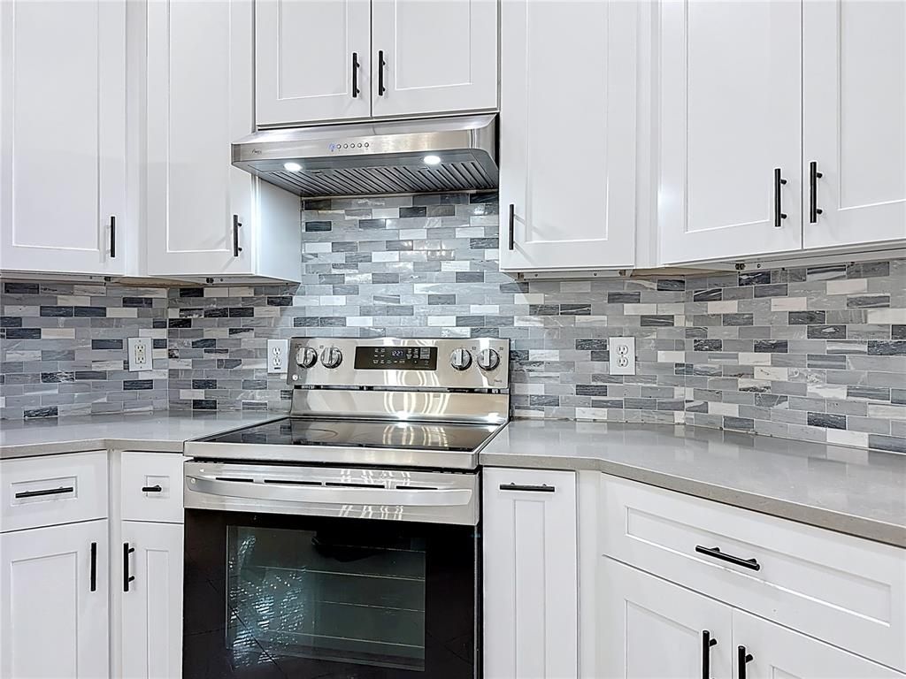 Image 12 of property listing at 4837 INDIAN DEER ROAD, Windermere, FL 34786