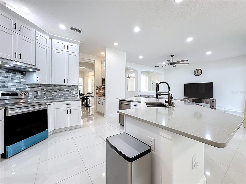 Image 14 of property listing at 4837 INDIAN DEER ROAD, Windermere, FL 34786