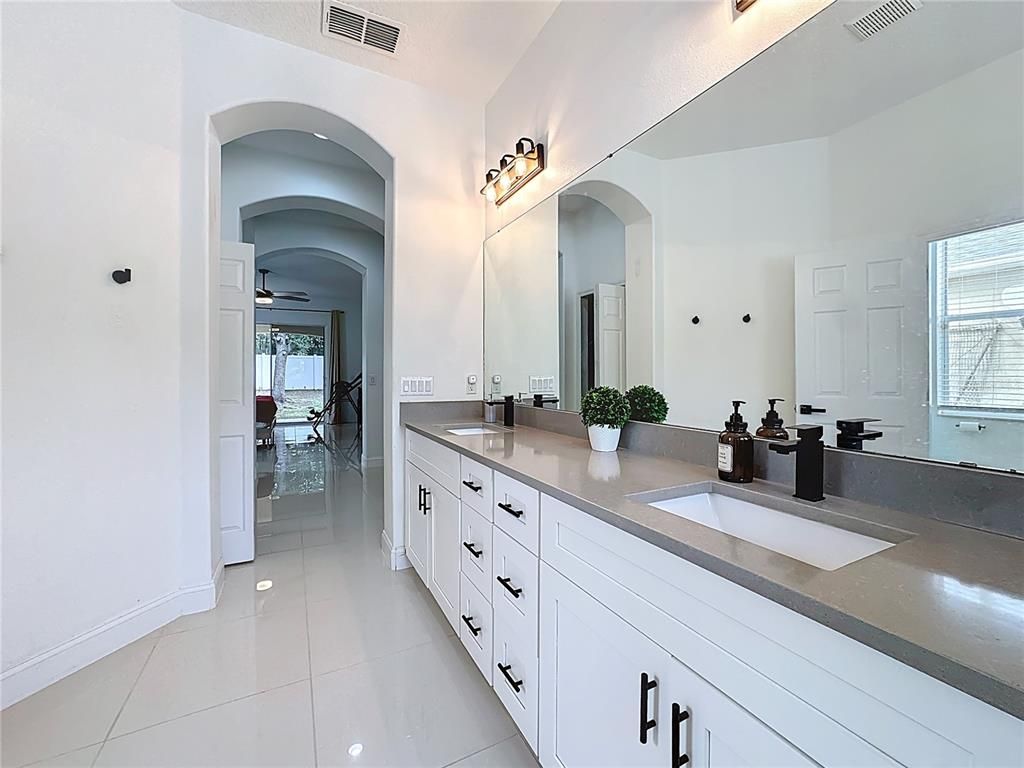 Image 36 of property listing at 4837 INDIAN DEER ROAD, Windermere, FL 34786