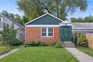 2958 Central Street, Evanston, IL 60201
