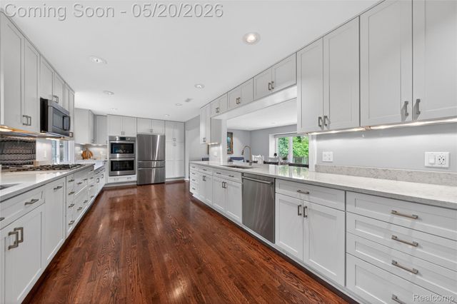 3717 Tyrconnel Court, West Bloomfield Charter Township, MI 48323