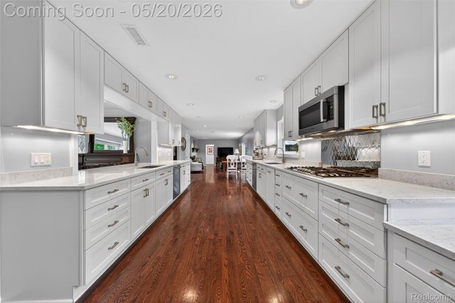 3717 Tyrconnel Court, West Bloomfield Charter Township, MI 48323