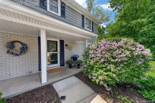 3717 Tyrconnel Court, West Bloomfield Charter Township, MI 48323